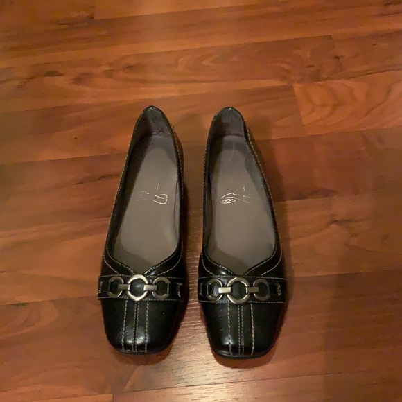 Relaxed office shoes - Picture 3 of 3